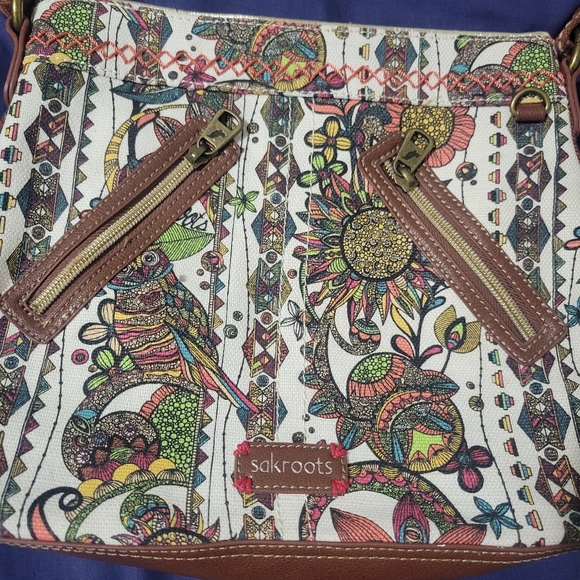 SAKROOTS ADJUSTABLE STRAP PEACE/ BIRD/FLORAL MULTICOLOR CROSSBODY BAG - Picture 2 of 5